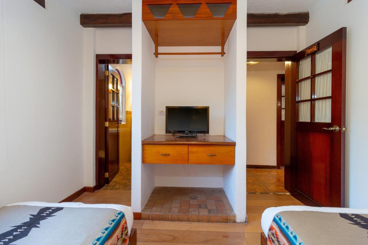 Acoma Hotel Otavalo Buitenkant foto